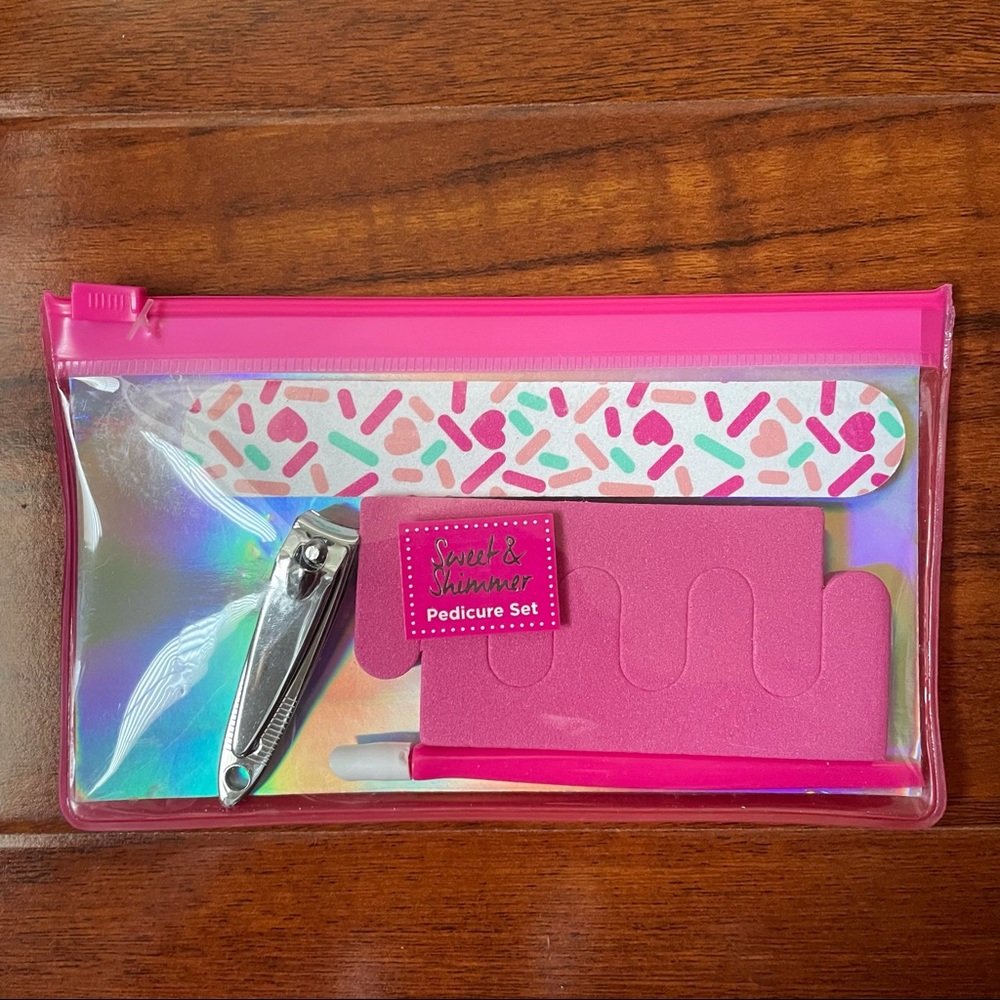 🧖🏻‍♀️ 4/$25 🆕 NWT Pink Pedicure Set
